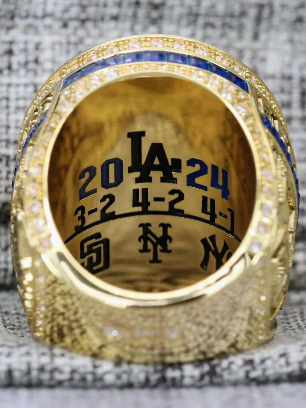 Los Angeles Dodgers Championship Ring... Fast shipped from USA